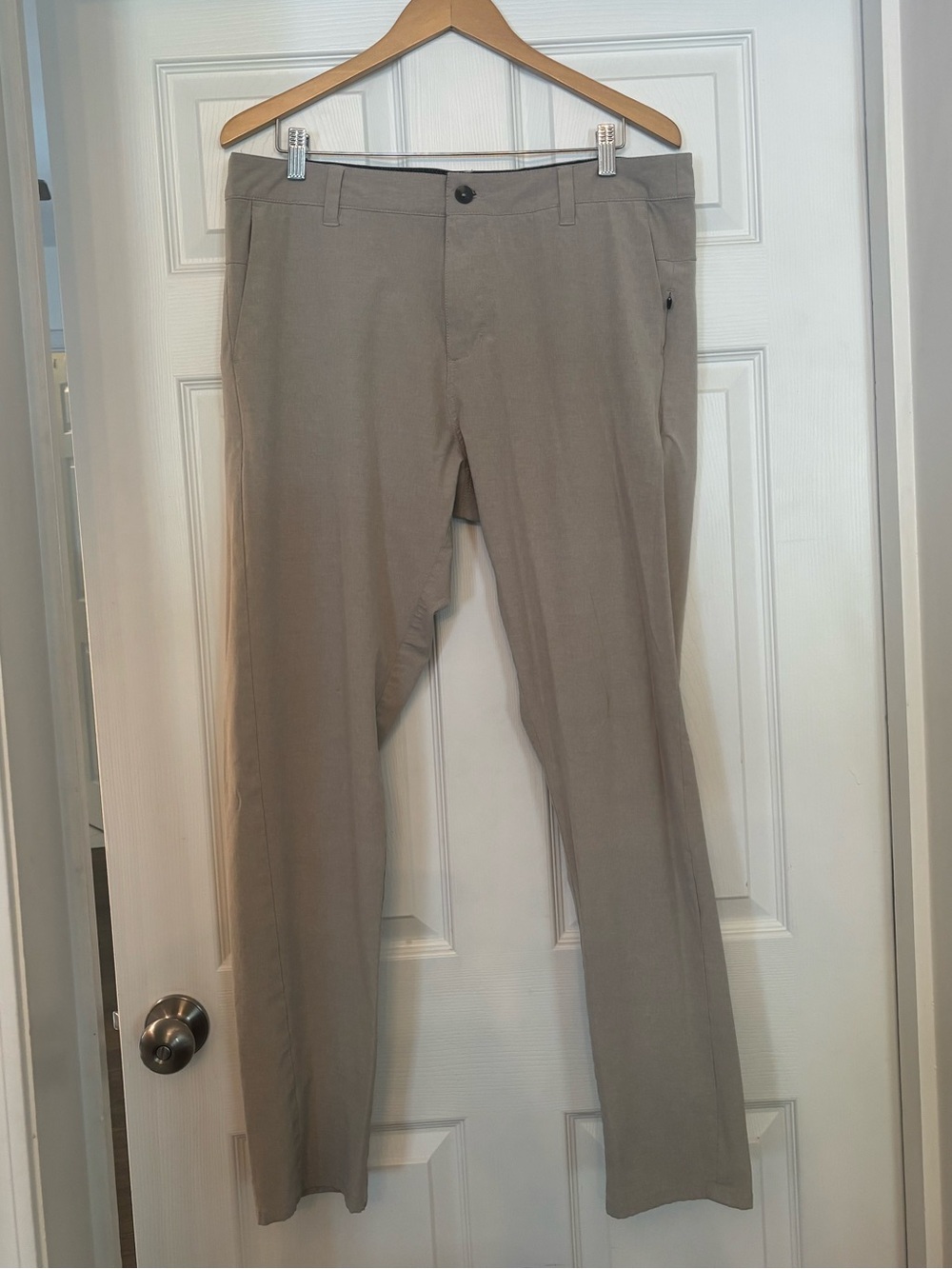 Vuori Men’s Slim Chino Pants - Taupe